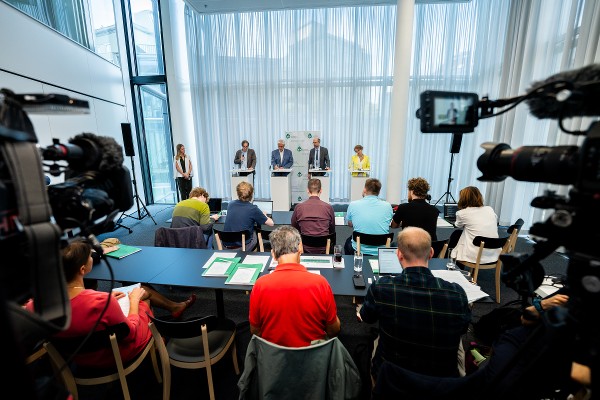 Pressekonferenz Fehlzeitenreport 2024 (Copyright DVSV/Enzo Holey)